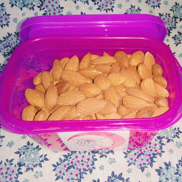 

Hilya Almond Panggang Original/Roasted ALMOND in Azumi 250gr