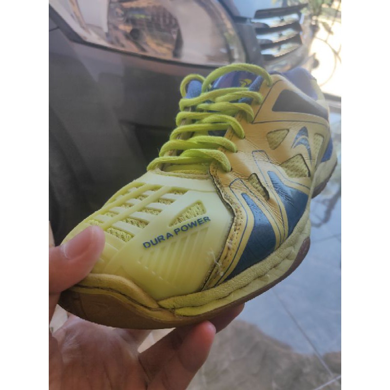SEPATU BADMINTON FLYPOWER MENDUT (BEKAS) KONDISI 90%