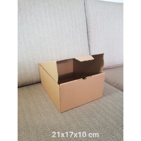 

Kardus Box uk. 21x17x10 cm Kotak Karton Die.Cut