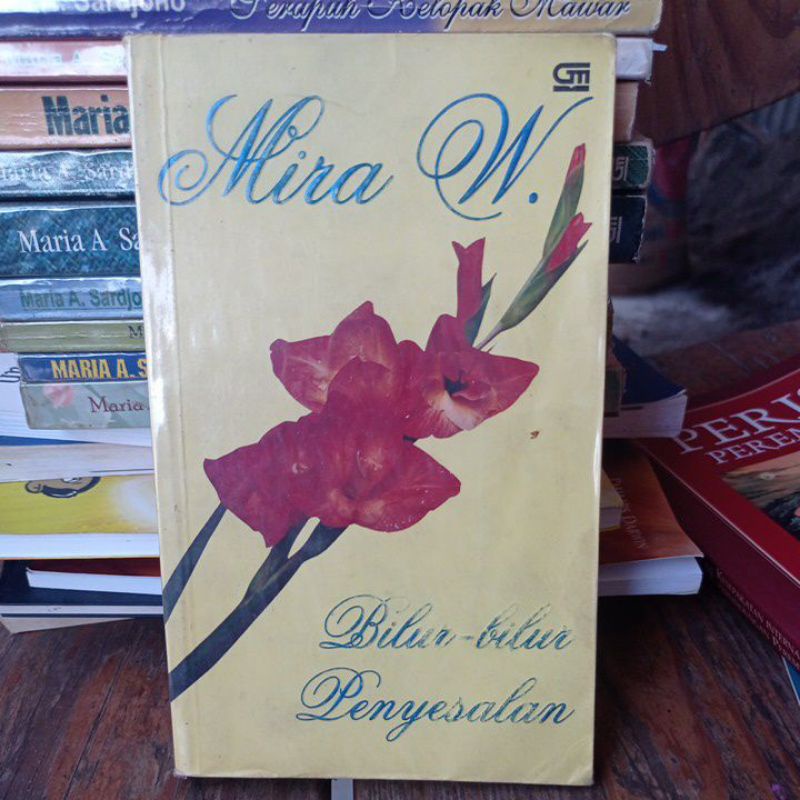 Bilur-bilur penyesalan by Mira W