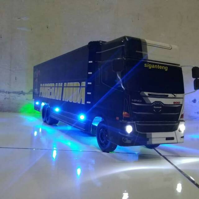 Miniatur truck HINO Tronton variasi lampu