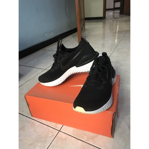 Nike Epic React FlyKnit 2