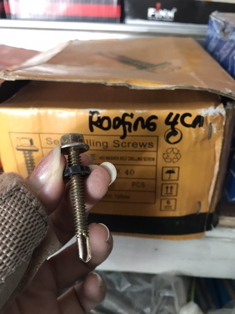 Baut ROOFING 4 cm . Self driving screw .  Baut baja ringan roofing