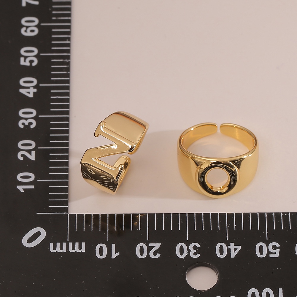 Ornamen 18K emas lebar versi 26 huruf Inggris Cincin hip hop retro cincin temperamen kecil Cincin fa