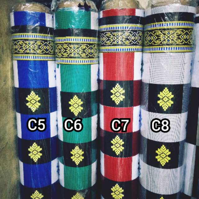 Perlak lantai roll meja motif sarung bali kotak merah hijau biru 17m x 120cm