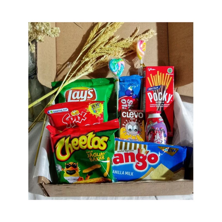 

Gifh Box Snack Unik Spesial Kado Ultah Kado Wisuda Kado Anniversary by Kadoinaja99