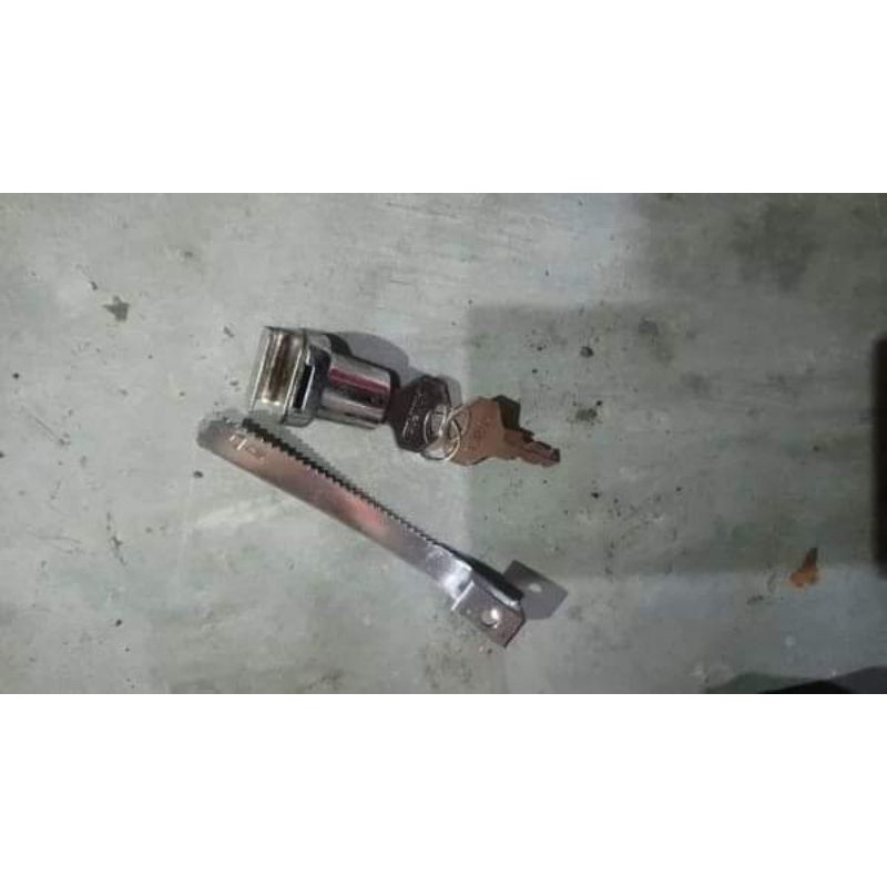 kunci tangki kunci bagasi vespa universal
