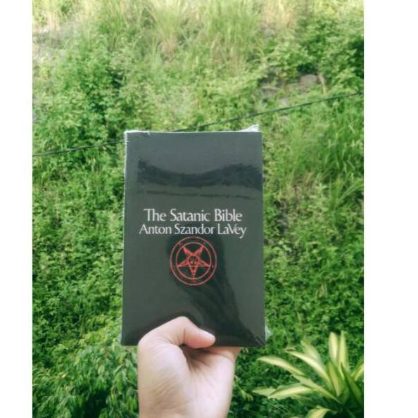 Model Terkini 8I67P THE SATANIC BIBLE ANTON SZANDOR LAVEY 050 Ready