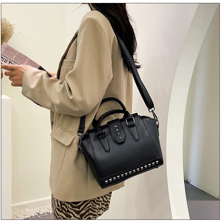 TAS SELEMPANG WANITA KULIT IMPORT PREMIUM HITAM SHOULDER BAG BRANDED ORI FASHION YONNA TA388B5 KOREA