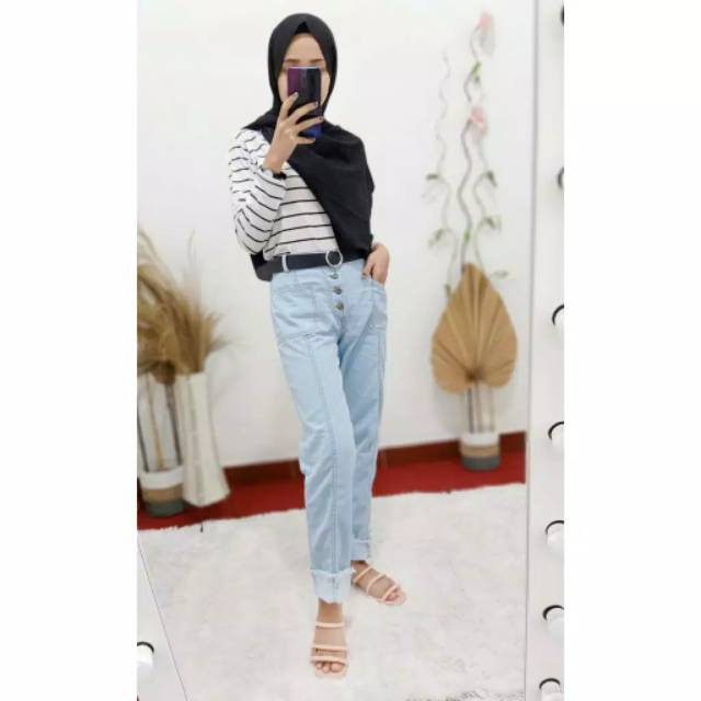 Celana Wanita Pocket Button Jeans