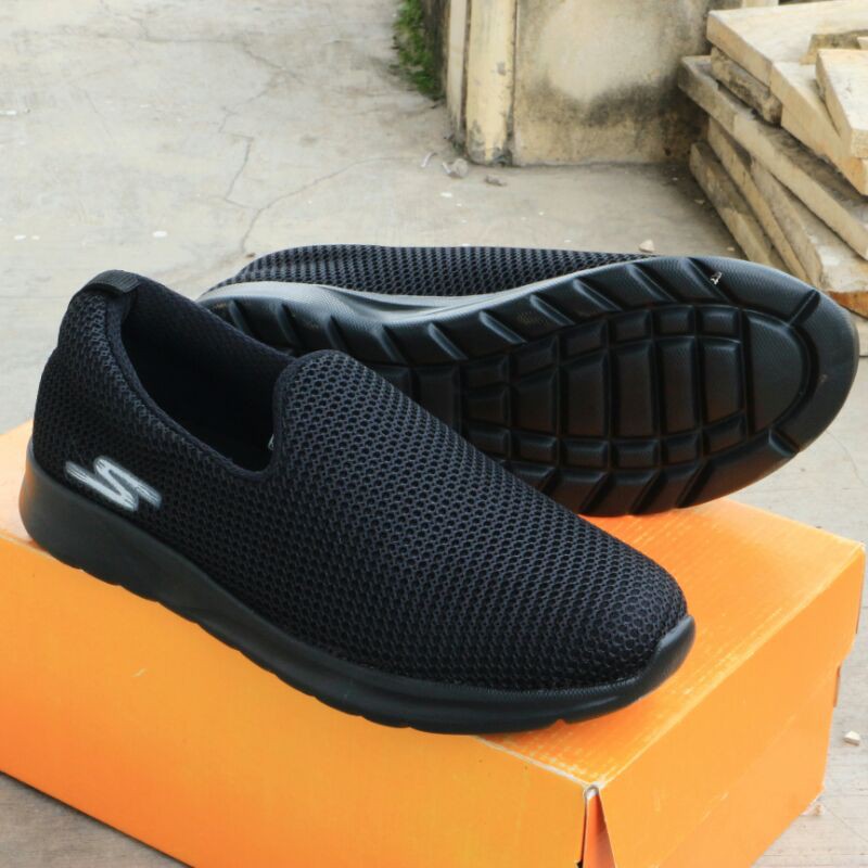 SEPATU SLIP ON KANVAS OLAHRAGA RUNNING LARI WARNA HITAM PUTIH BIRU DONGKER NAVY