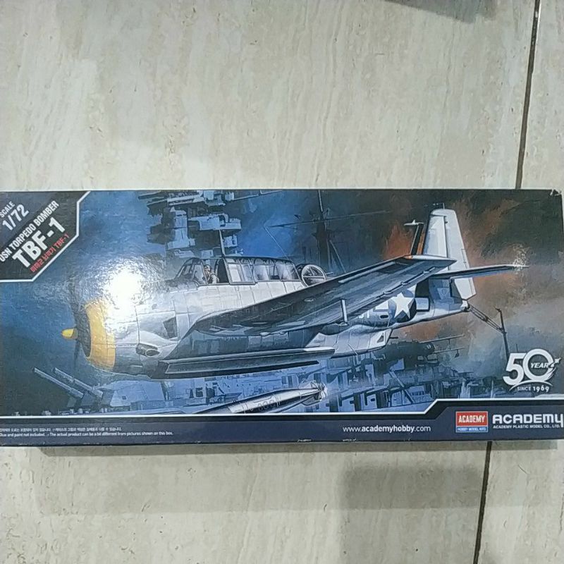 pesawat tbf-1 usn terpedo bomber 1/72 model kit academy