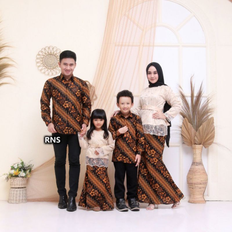 BATIK COUPLE KELUARGA KEBAYA BROKAT KEBAYA KONDANGAN