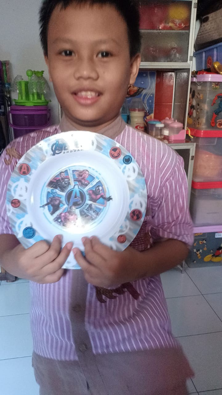 Piring Makan Melamin Anak Karakter Superhero Avengers 9inch