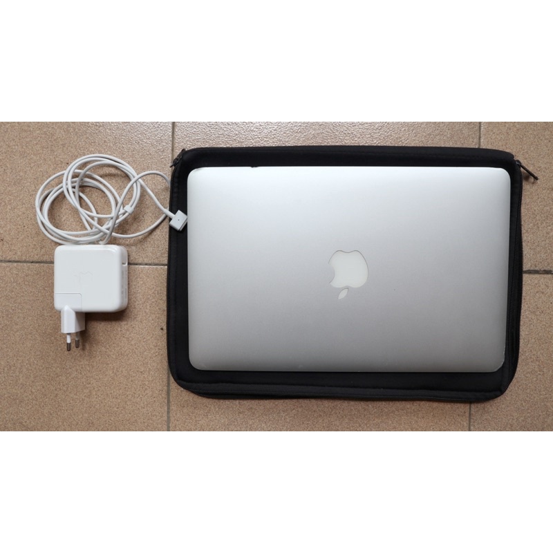 SECOND MACBOOK AIR 11-INCH,MID 2012, CORE I5, SSD 128GB MURAH
