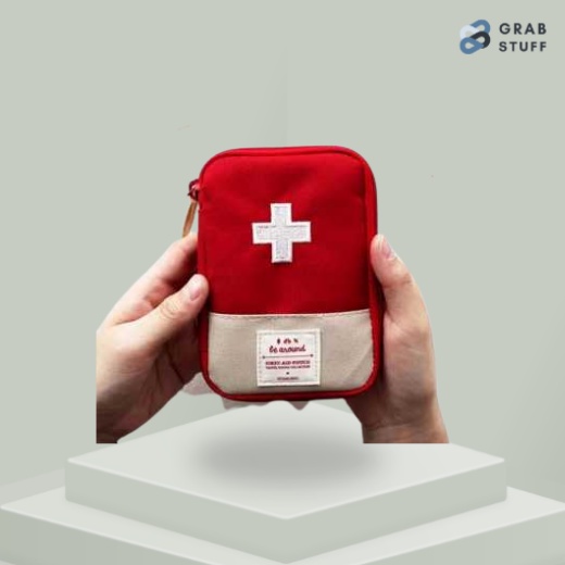 Tas Mini Obat P3K Murah Simpel Bermanfaat / Tas Obat Alat Kesehatan Medis Perawat tempat obat travel Traveling Mini Lucu Unik Warna Merah / Alat P3KTempat Perlengkapan Obat-obatan  Ala-alat Keselamatan plester, perban / Tempat Pertolongan Utama Kecelakan