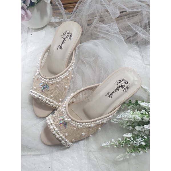 sepatu arsy warna cream tinggi 5cm tahu