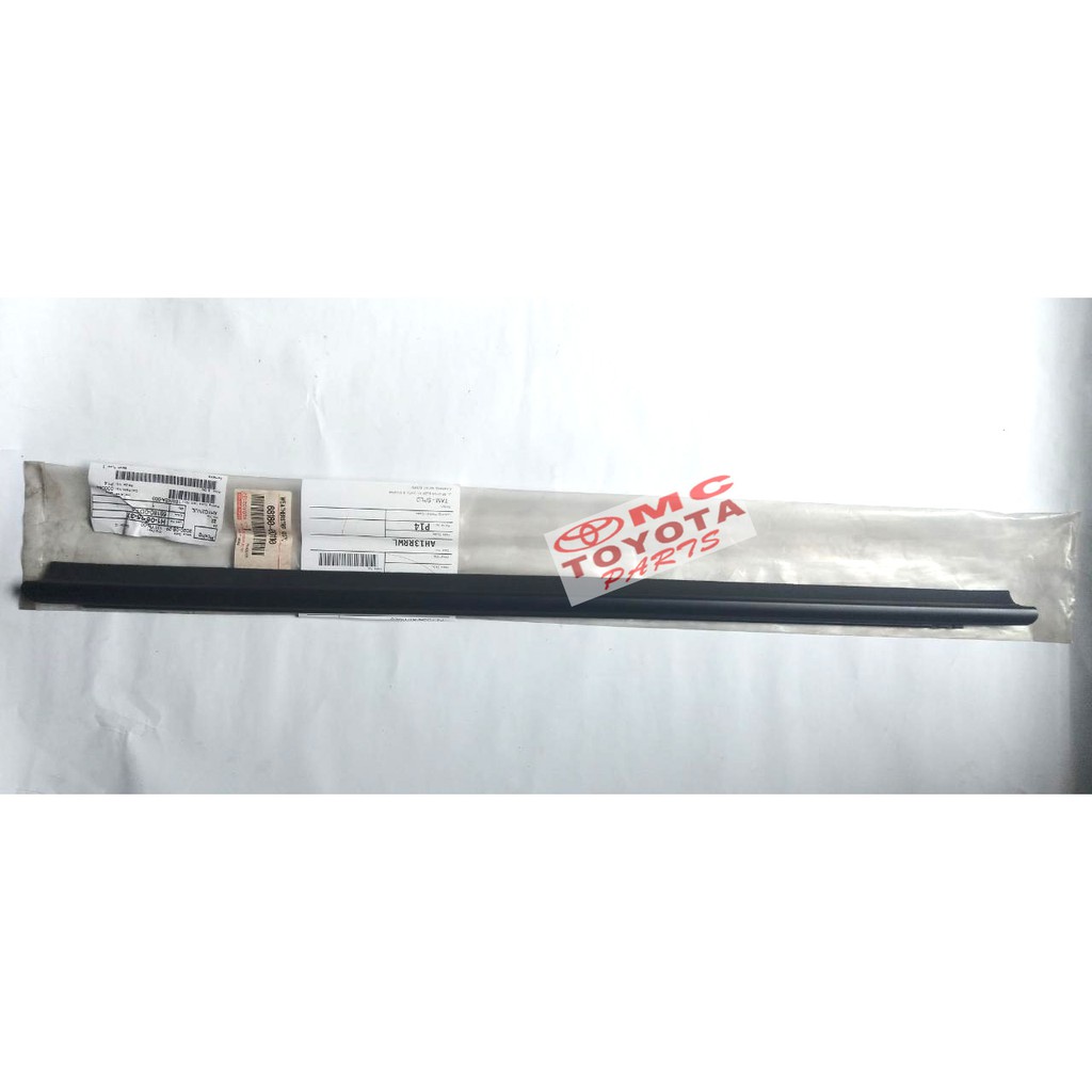 Pelipit Pintu / Karet Kaca Luar Belakang Kanan Etios 68180-0D110