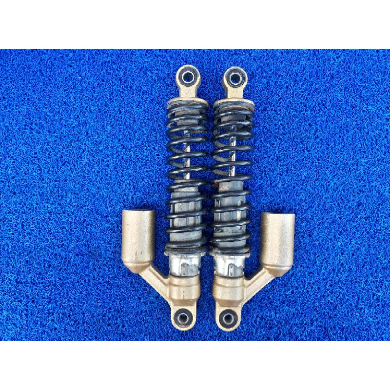 Shock belakang tiger revo.