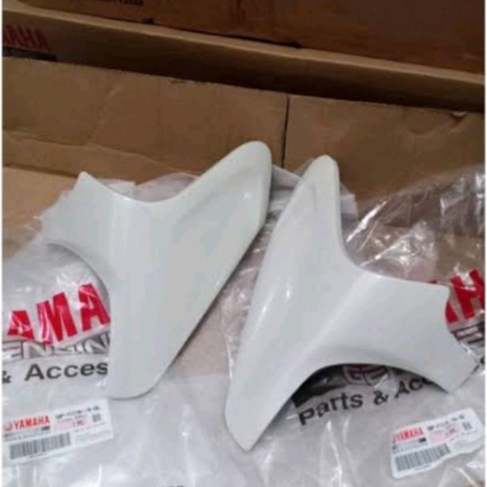 SCOOP AIR SAYAP TANGKI SCORPIO 2001 2004 PUTIH KIRI KANAN ORI YGP