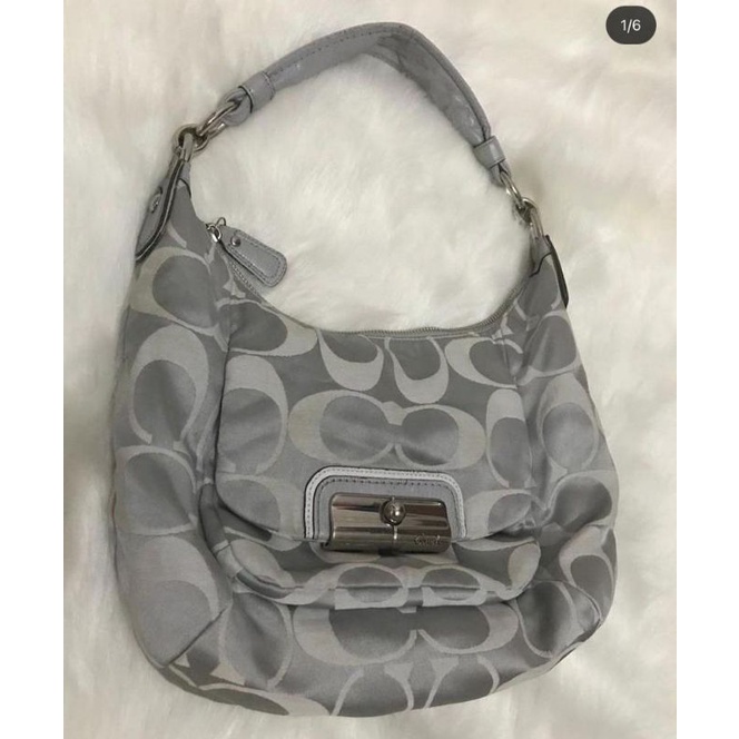Coach Shoulder Signature Hobo Preloved