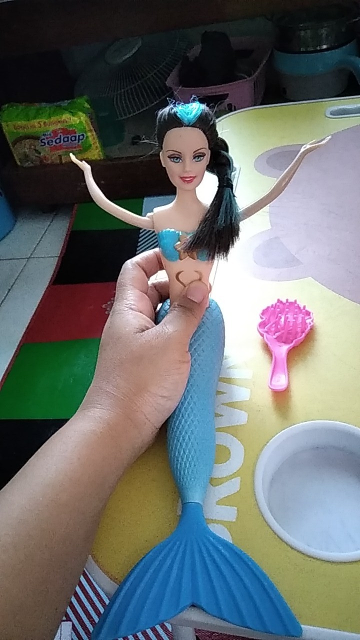 Mainan Boneka Barbie Mermaid Magic Doll Putri Duyung Berubah Warna Shopee Indonesia