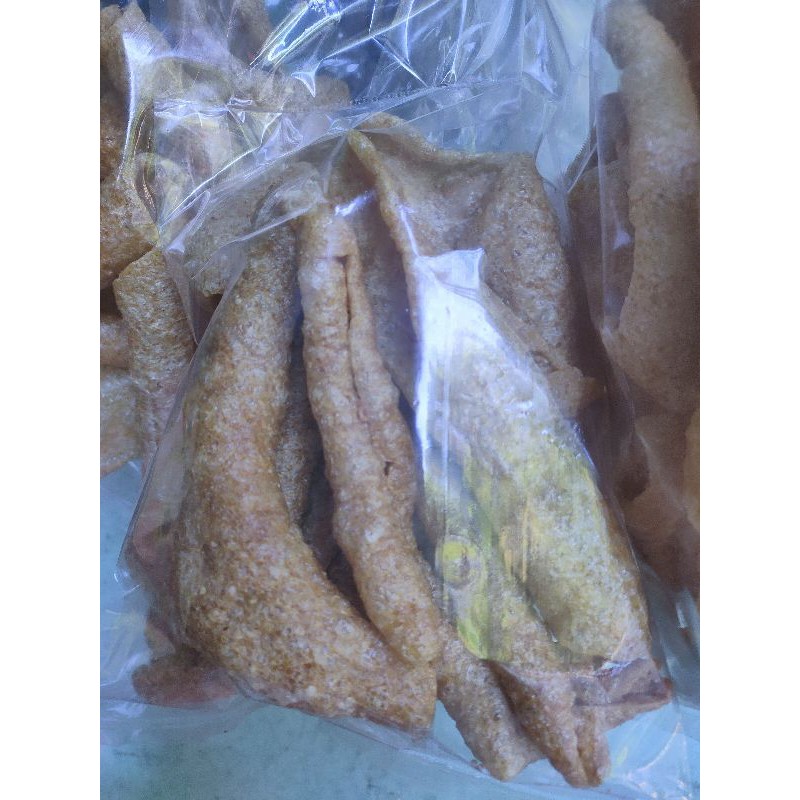 

Kerupuk kulit babi ( non halal)