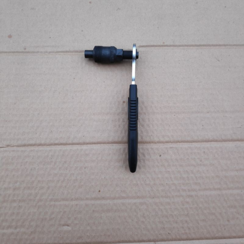 Kunci Treker Pembuka Crank BB Kotak HT1. Polygon Cotterless Crank Tool Sepeda