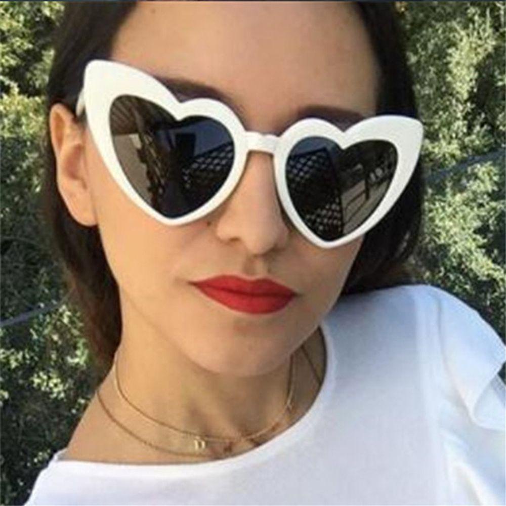 Nanas Kacamata Berbentuk Hati Fashion Wanita Clout Goggle Eyewear