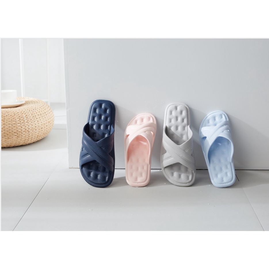 MINISO Sandal Kamar Mandi Sendal Selop Polos Model Cross Comfortable Nyaman Dewasa Non Slip Indoor-43-44 random