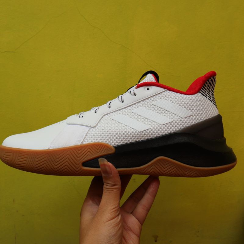 [BNIB] Sepatu Adidas basketball runthegame
