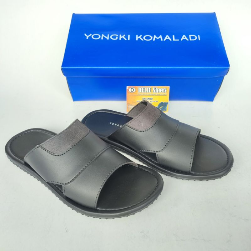 Sandal Yongki Komaladi pria slop terbaru