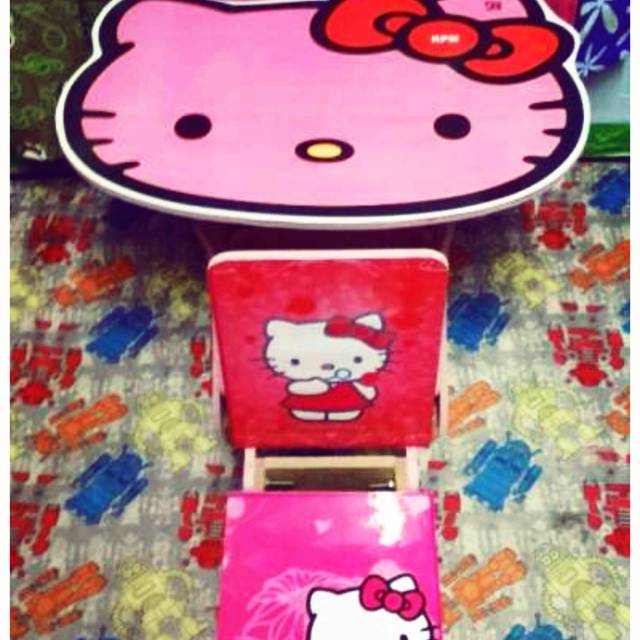 

Meja kursi belajar anak karakter