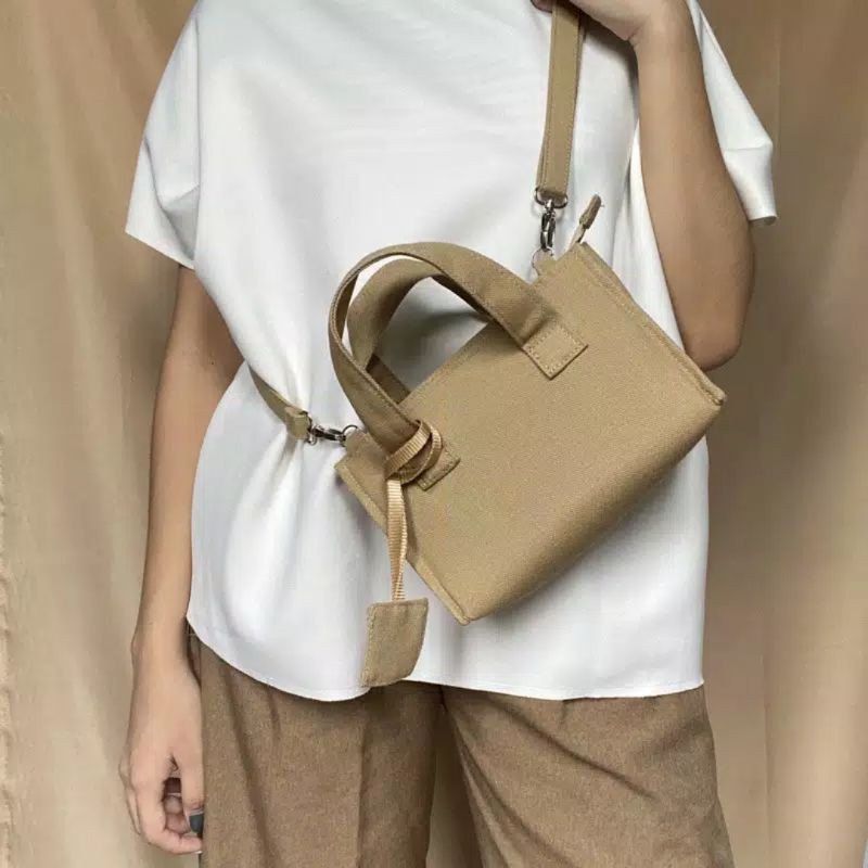 Preloved GLEE BAG / Canvas Bag GLADSOME