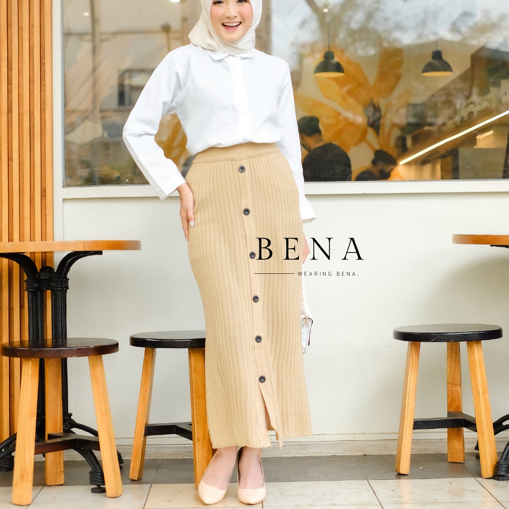 Mona Skirt - Wearing BENA