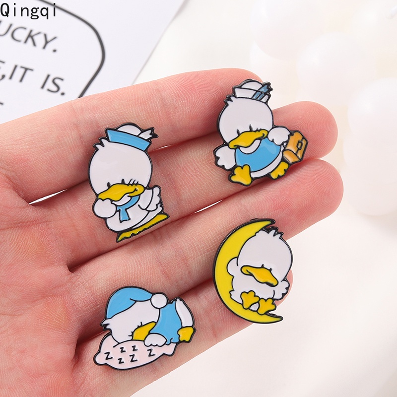 Bros Pin Enamel Bentuk Kartun Hewan Bebek Putih Untuk Pakaian Wanita