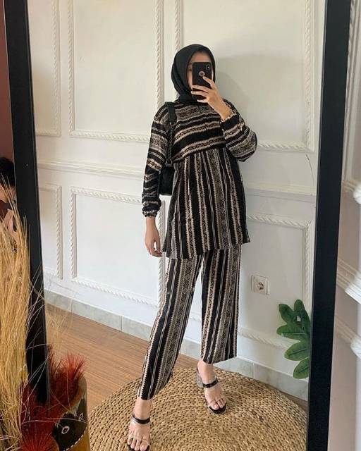 OMYRA ONE SET / KINAN LULU ESPANA LIVIA TARINA AVORA MADIA NACO ELINA ONE SET RAYON TIE DYE-2