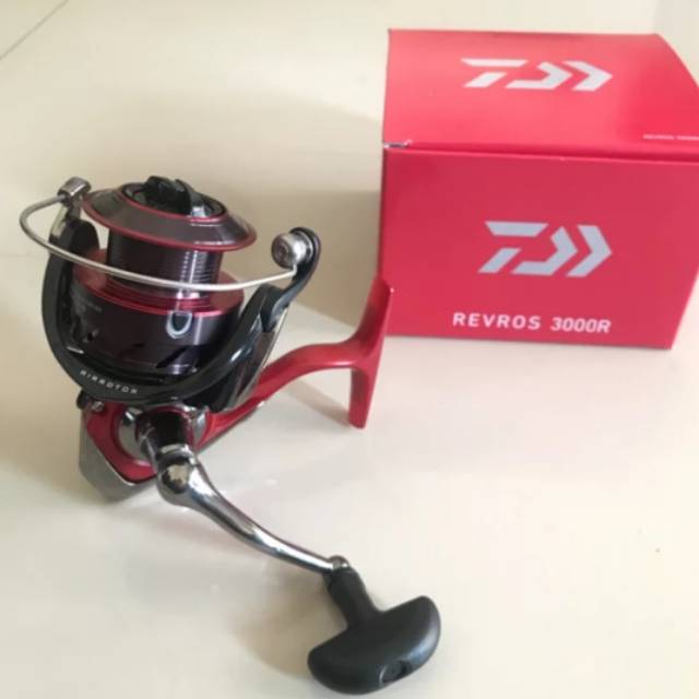 Reel Daiwa Revros 3000 R
