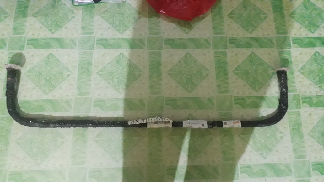 Gantungan  Baju  Dinding  Stainless