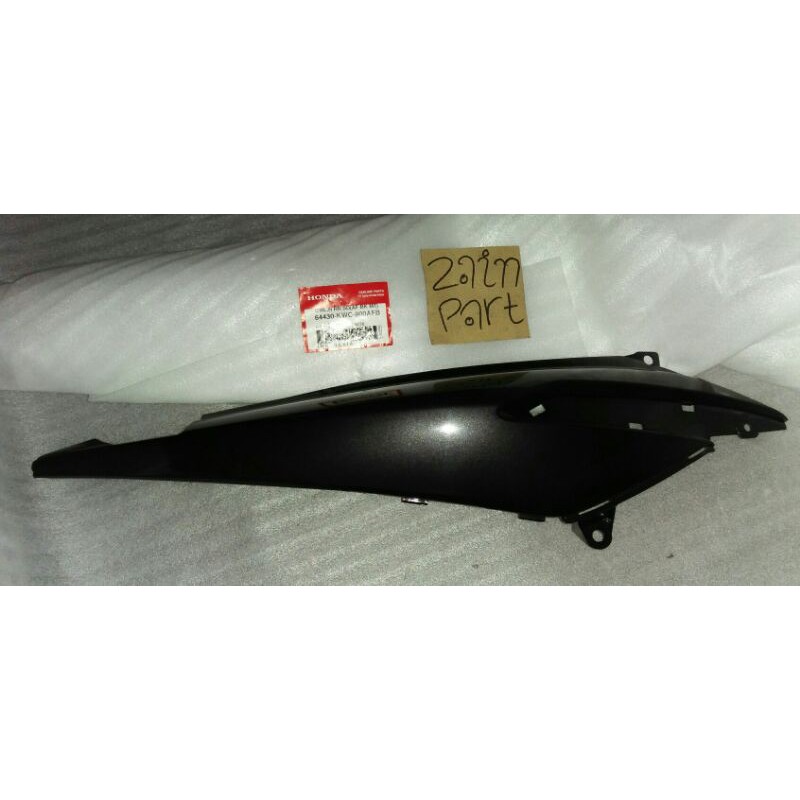 64430-kwc-900 cover body belakang kanan honda cs1