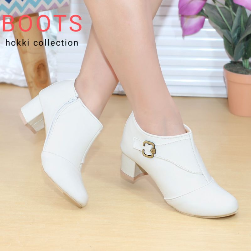 Boots hak tinggi 5 cm model gesper samping