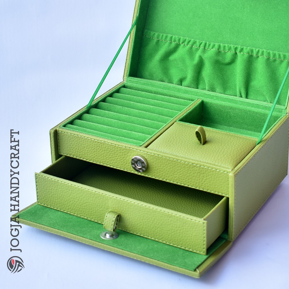 Kotak Tempat Perhiasan Cantik Original / Jewelry Box Green