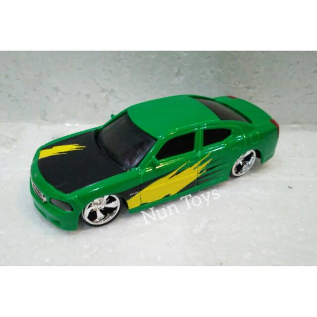 Diecast Mobil Dodge Charger RT Street Tuners