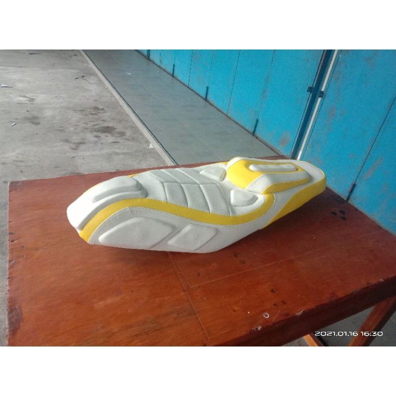 Jok Beat Deluxe custom model retro predator kulit mbtech / JOK CUSTOM MOTOR BEAT DELUXE