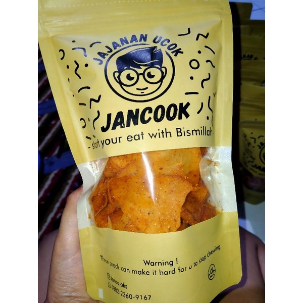 

keripik singkong/keripik pedas murah