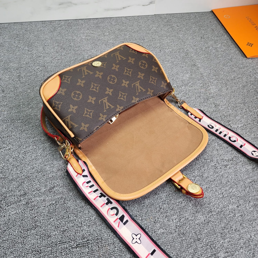 831200  LVuitton Diánè ♡Free Sarung+BubbleWrap♡