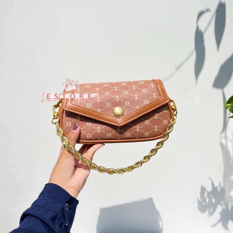 C Este Printed Chain Handle Bag