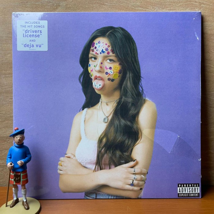 RB PIRINGAN HITAM / VINYL OLIVIA RODRIGO - SOUR