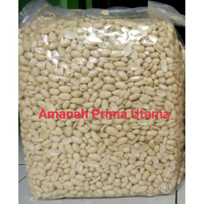 

Kacang Tanah Kupas 25/29 PER 1 KARTON