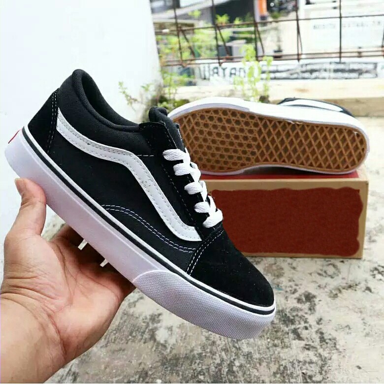 SEPATU PRIA OLD SKOOL PREMIUM SOL KARET TEBAL AWET SEPATU SNEAKES TALI